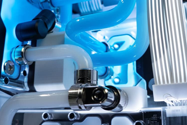 HYTE-artline-white-Y70TI