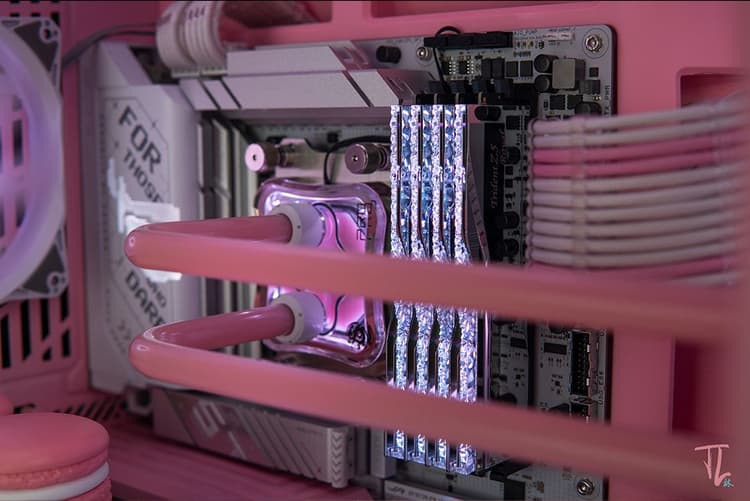 HYTE x techlinmod Y70