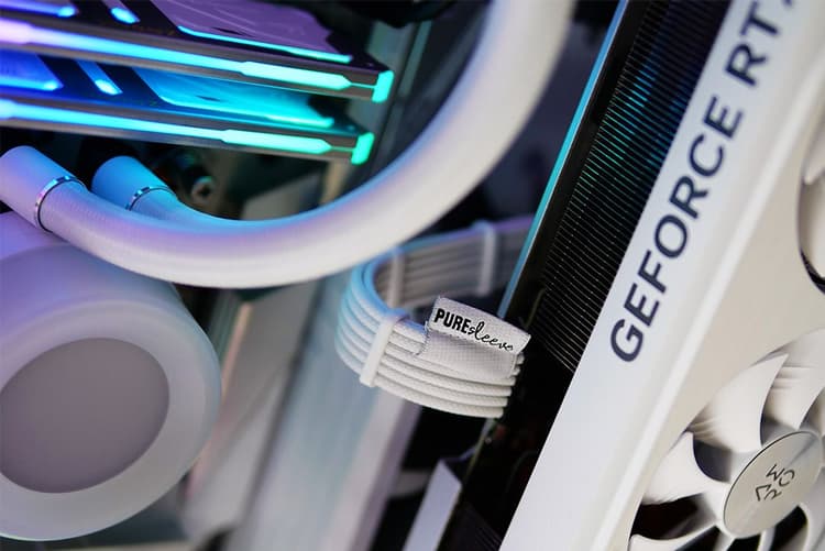 HYTE + battlerigs Y7 Touch