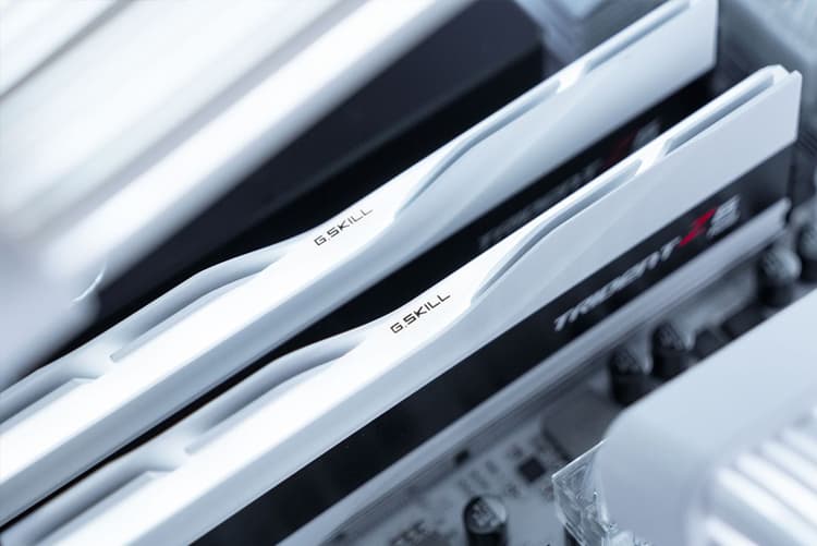 HYTE-artline-white-Y70TI